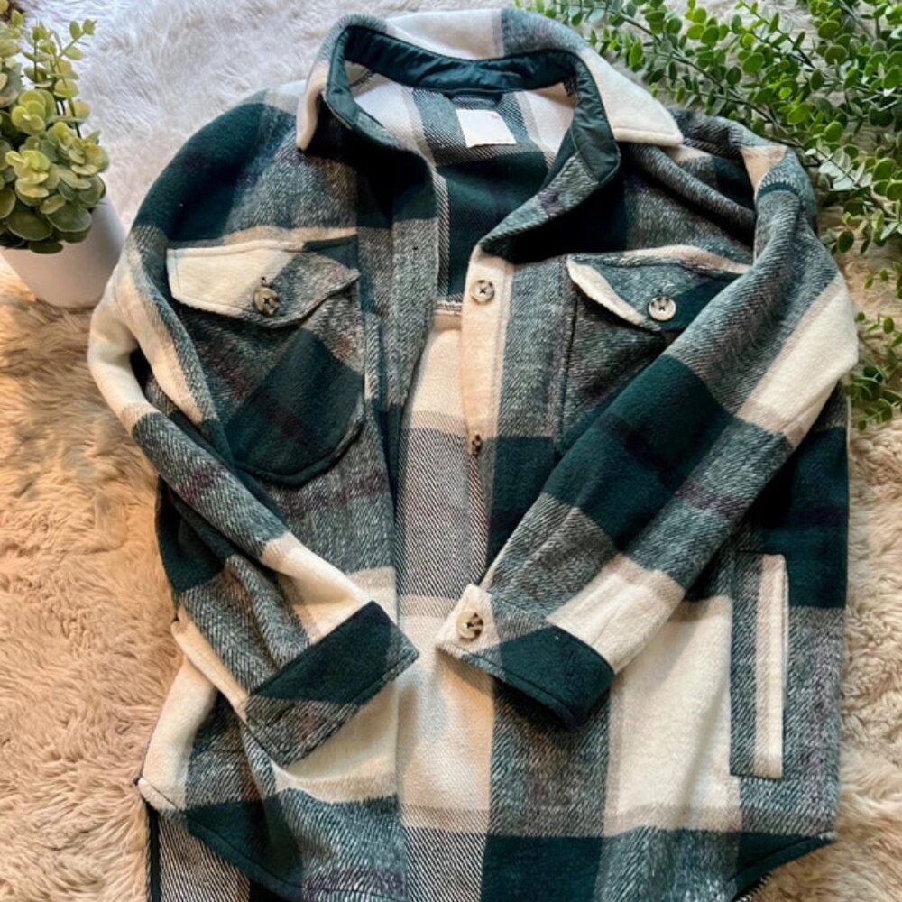 Plaid Quarter-Zip Shacket – Size Small – Cozy & On-Trend